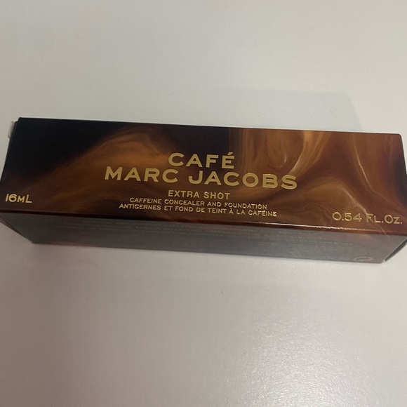 Cafe Marc Jacobs Extra Shot Concealer Foundation